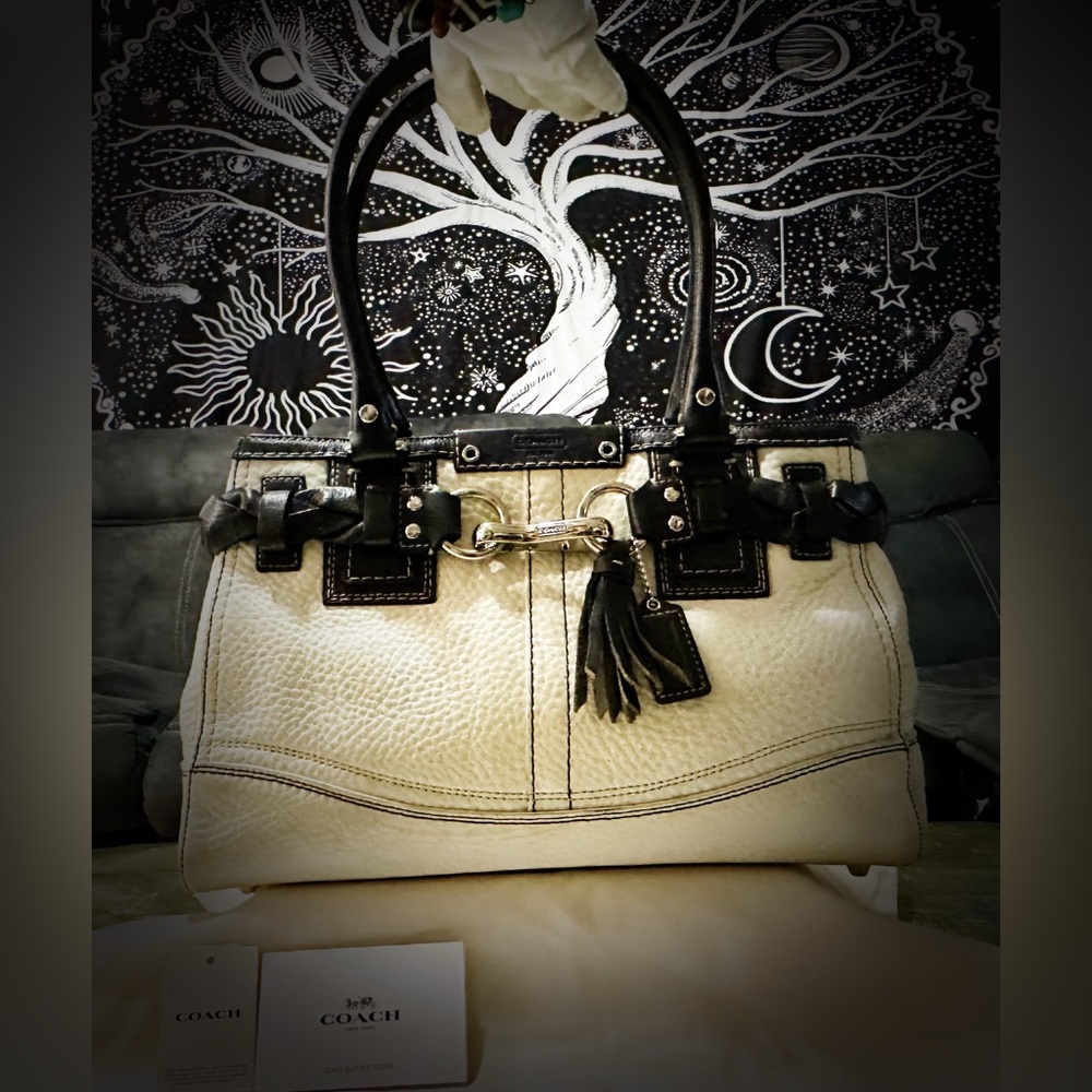 Vintage Y2K Coach tote handbag shoulder bag, Black and Cream Satchel 2009 years - Picture 4 of 17